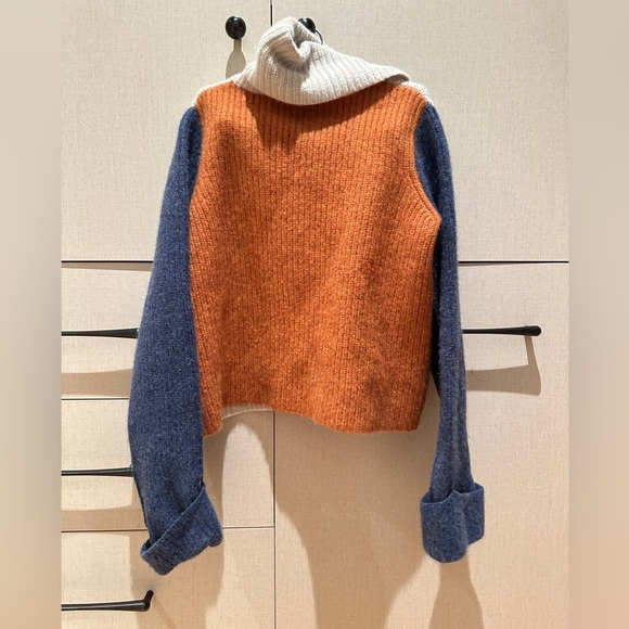 Autumn Cashmere color block turtleneck cropped sweater - Picture 5 of 5